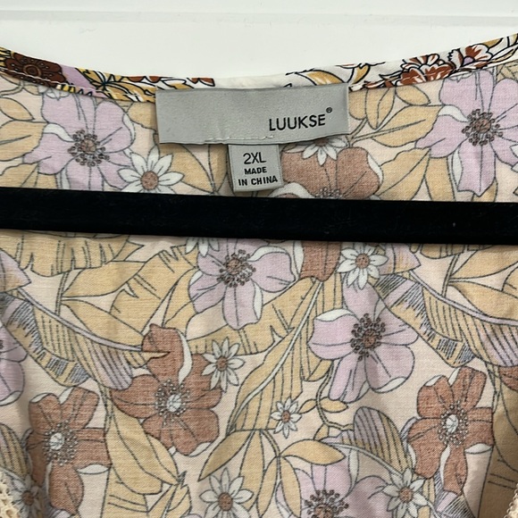 Floral SHEIN curve dress - Picture 3 of 4